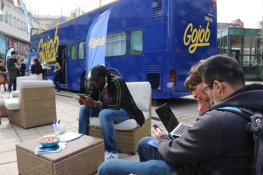 Nantes. L’agence d’intérim vient en bus à la rencontre des candidats